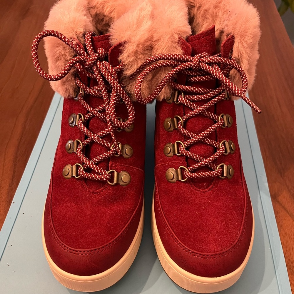 Koolaburra by Ugg Tynlee Bootie